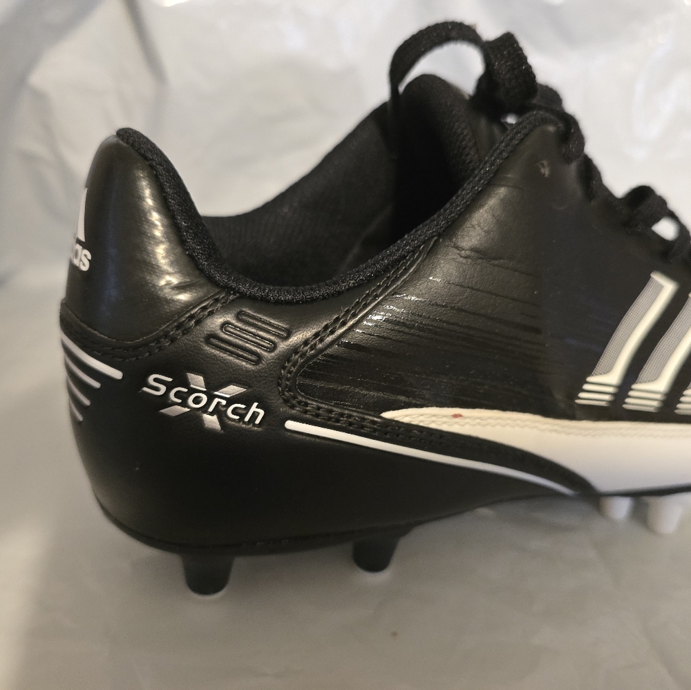 One cleet for punter or kikker Size 9 1/2 New - Picture 6 of 7